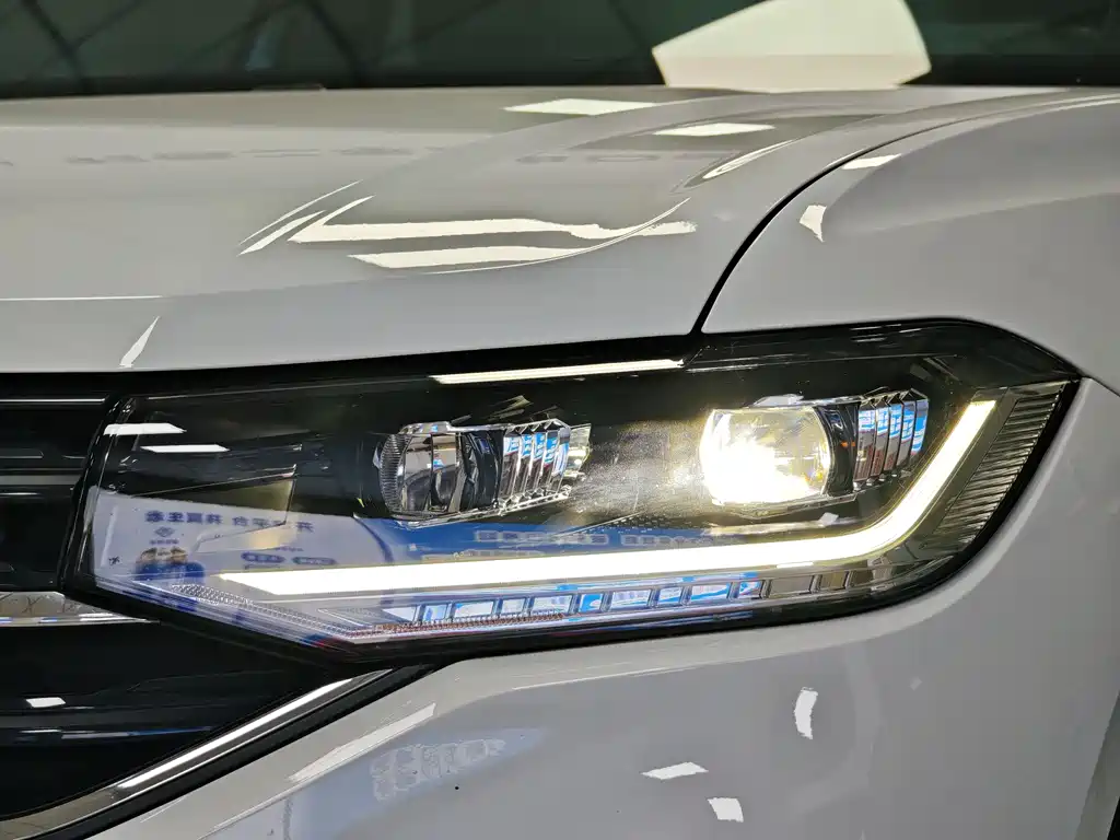 VOLKSWAGEN EXPLORING THE SHADOW