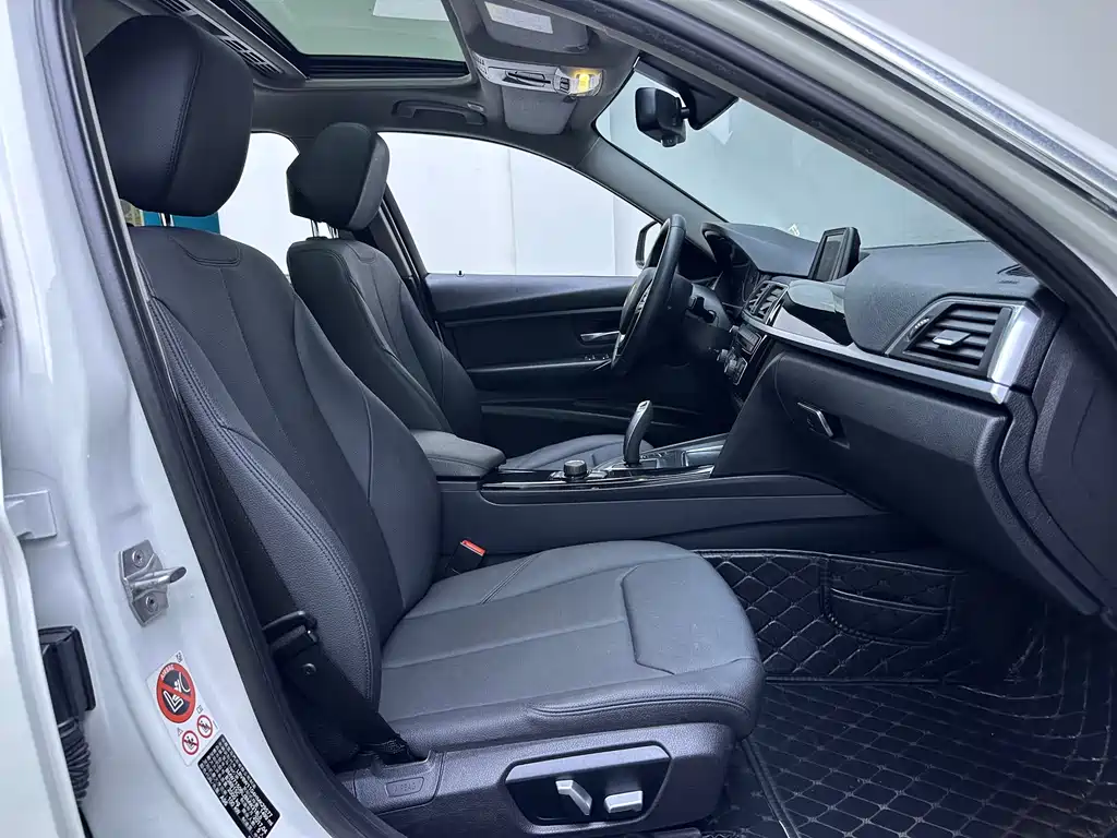 BMW 3 Series — миниатюра 12