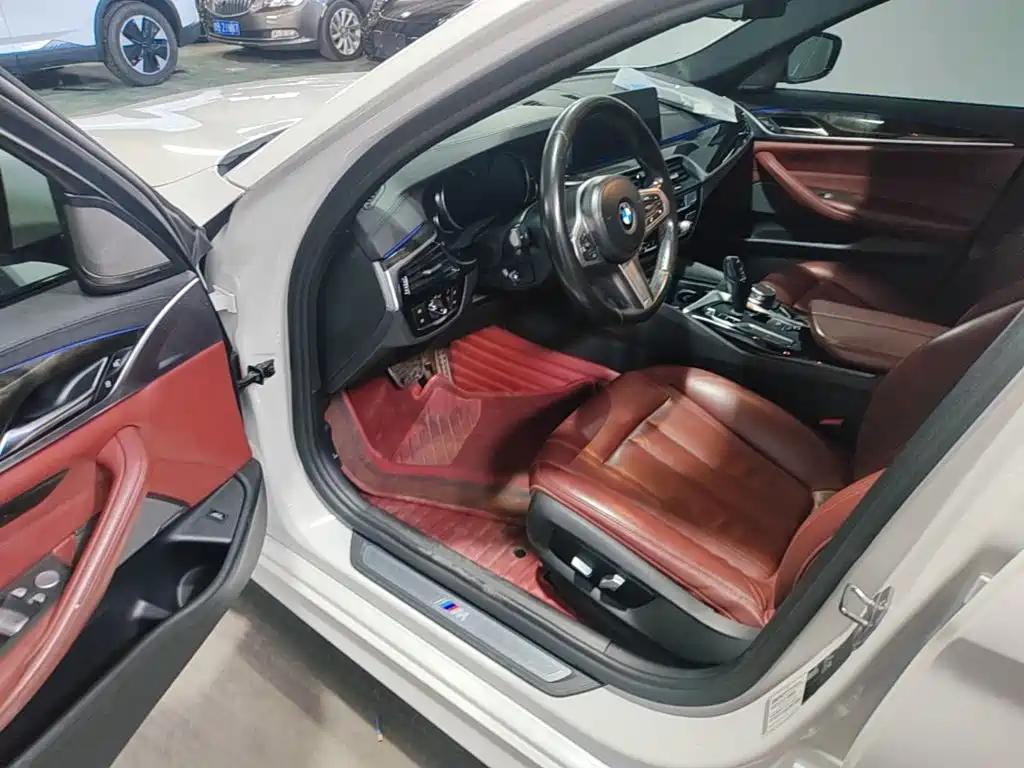 BMW 5 Series — миниатюра 16