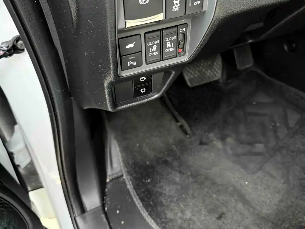Honda Elysion — миниатюра 11