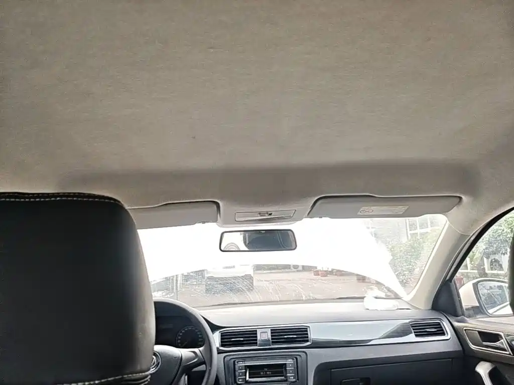 Volkswagen Santana — миниатюра 18