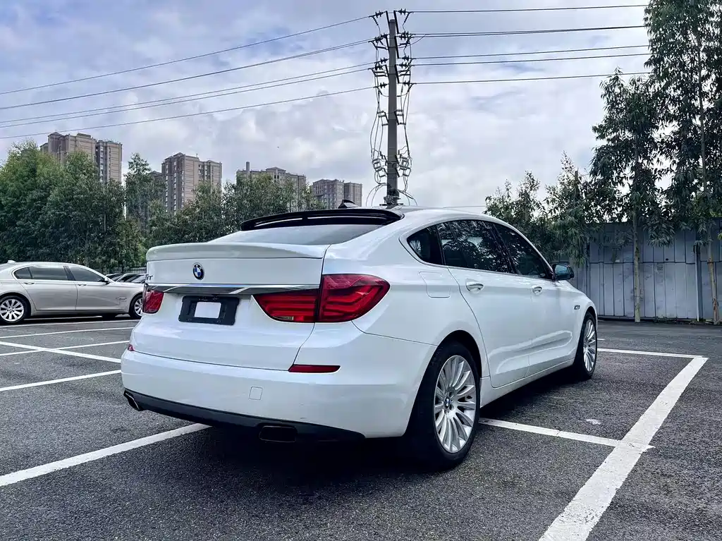BMW 5 Series GT — миниатюра 4