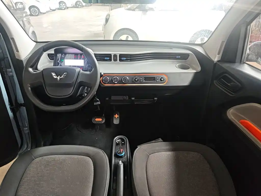 Wuling MINIEV — миниатюра 10