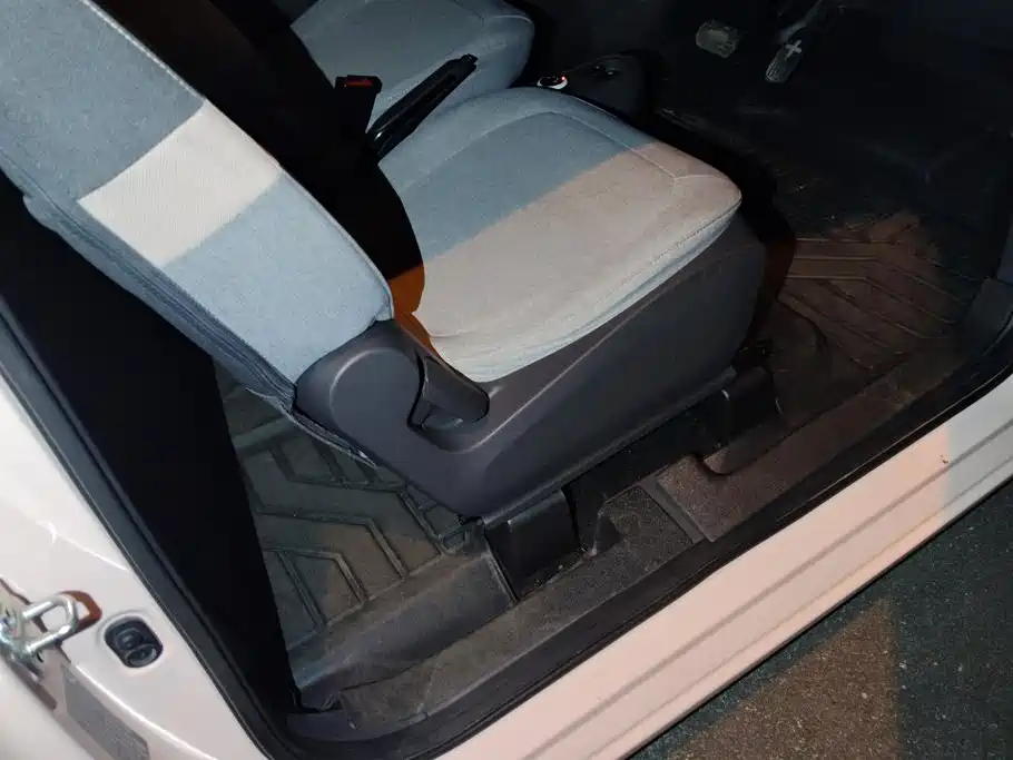 Wuling MINIEV — миниатюра 8