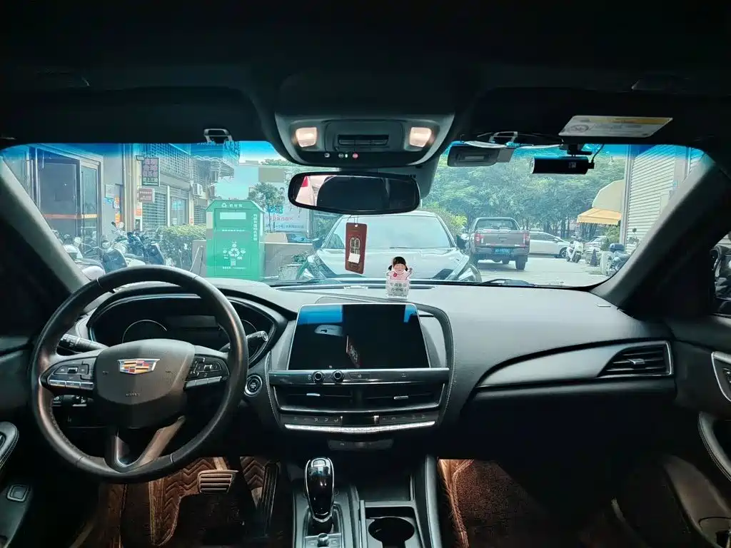 Cadillac CT5 — миниатюра 6