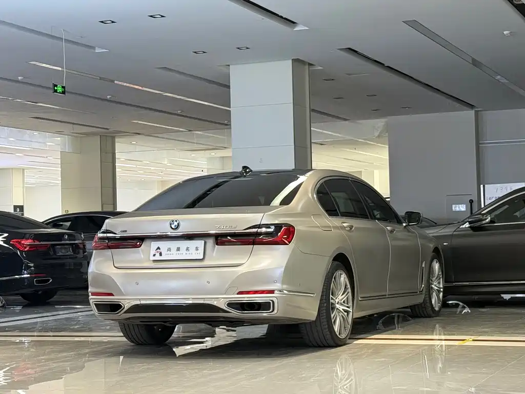 BMW 7 Series — миниатюра 16