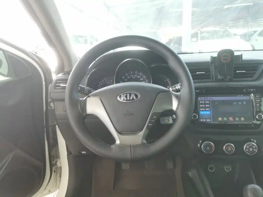 Kia K2 — миниатюра 11
