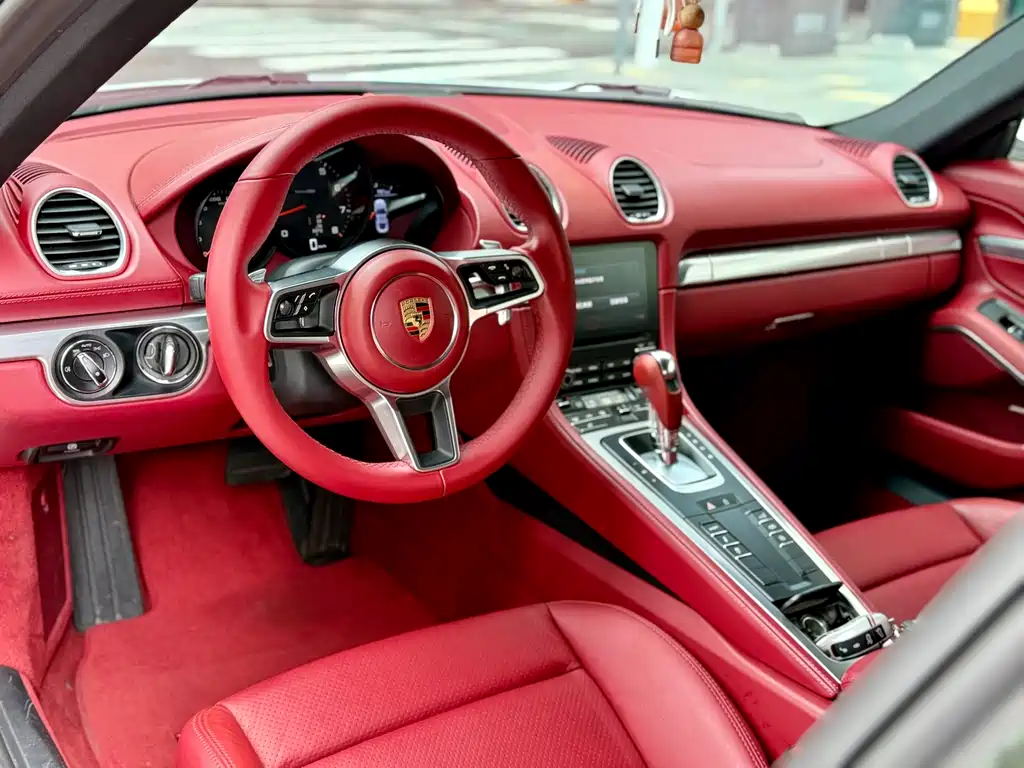 Porsche 718 2018 Cayman 2.0T