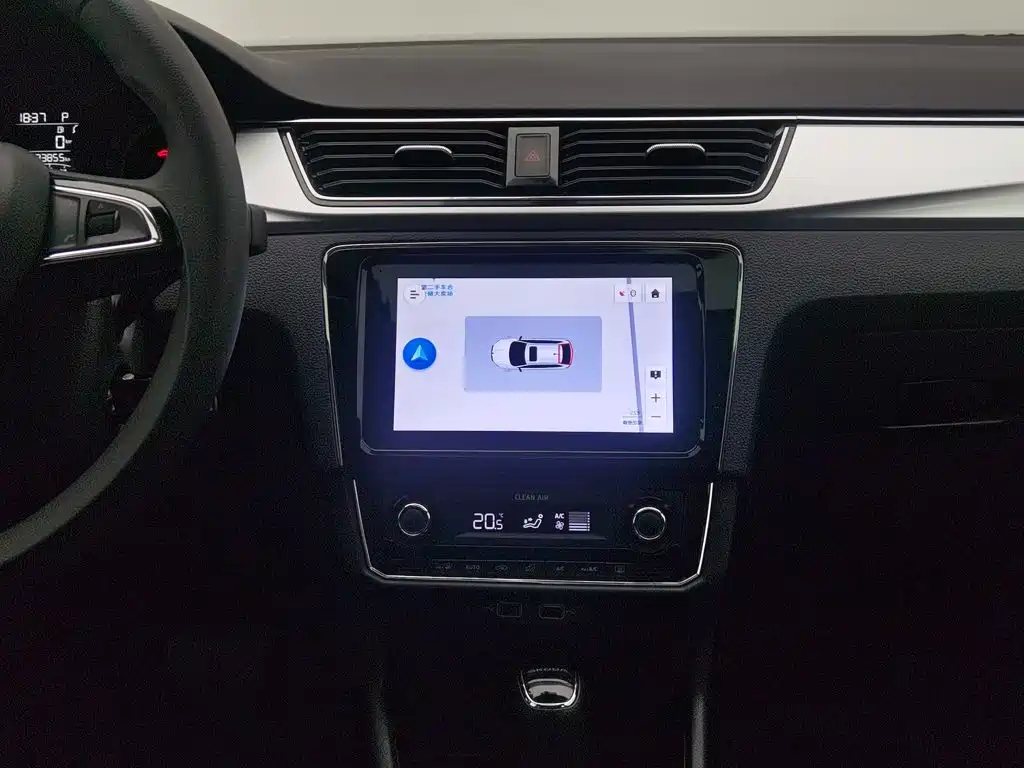 Skoda Rapid — миниатюра 12