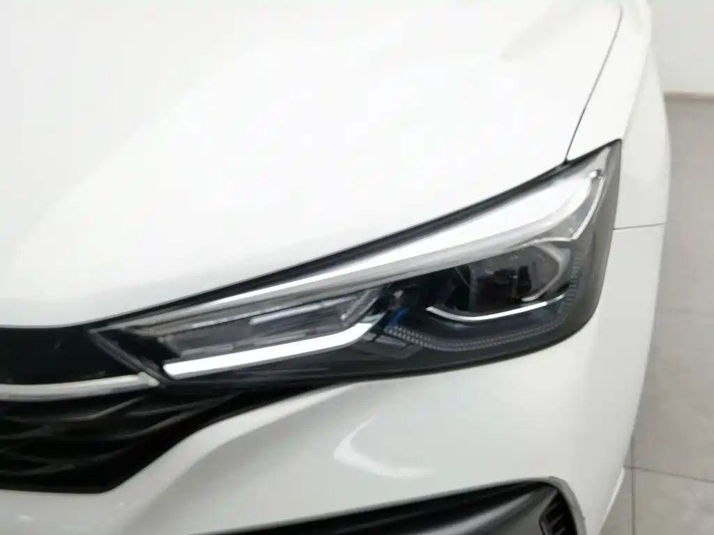Roewe i5 — миниатюра 7
