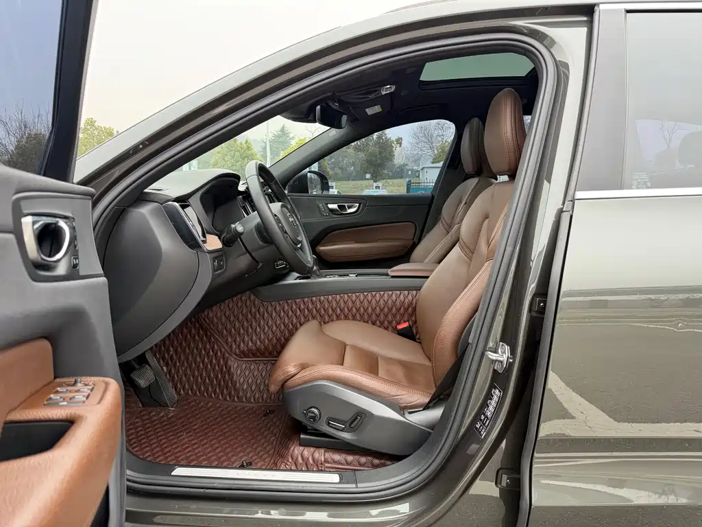 Volvo XC60 2021 T5 Luxury