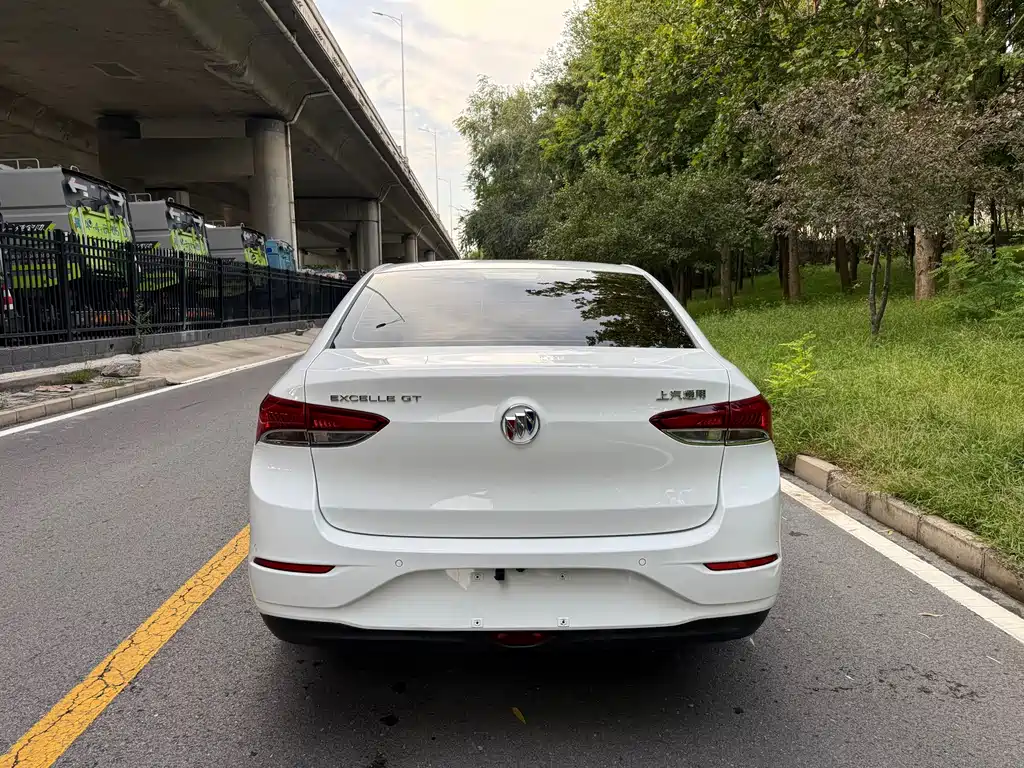 Buick Excelle — миниатюра 6