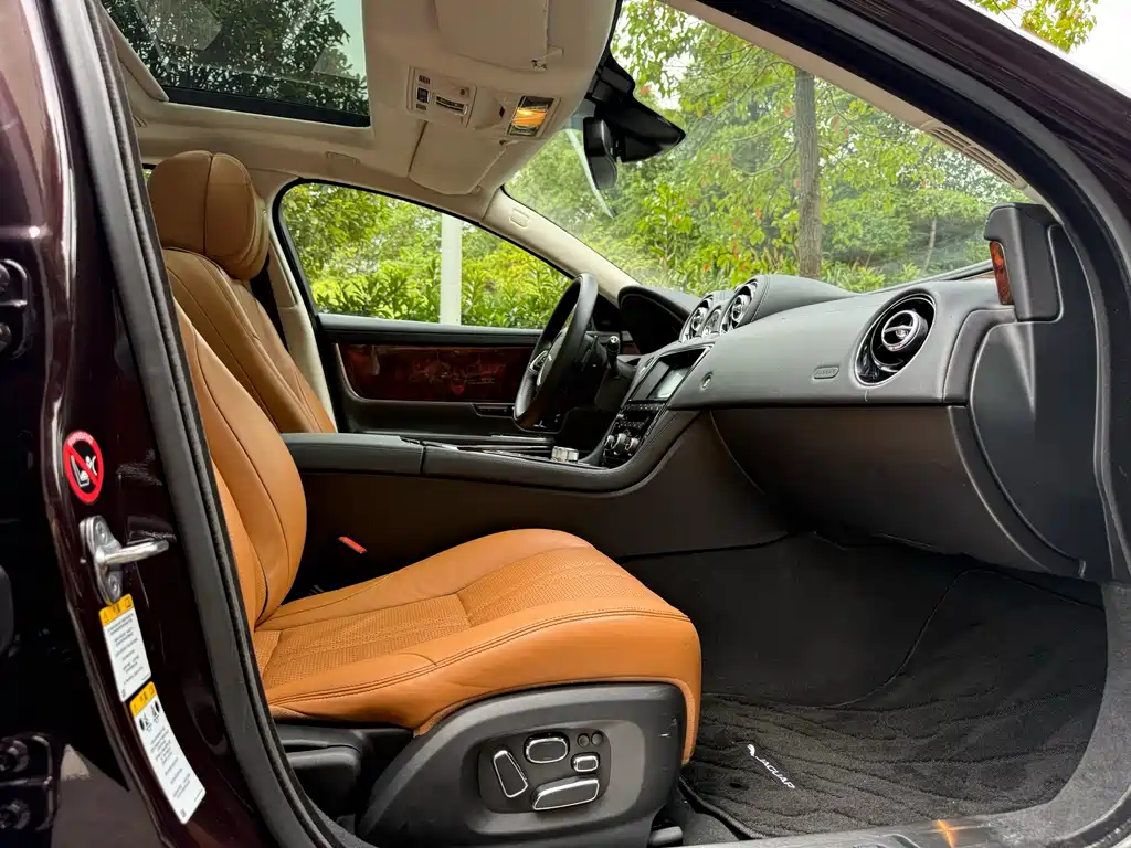 Jaguar XJ — миниатюра 5