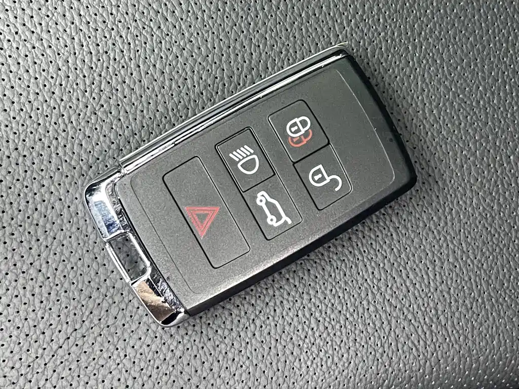 Land Rover Velar — миниатюра 15