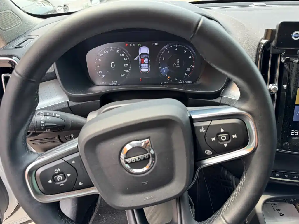 Volvo XC40 — миниатюра 7