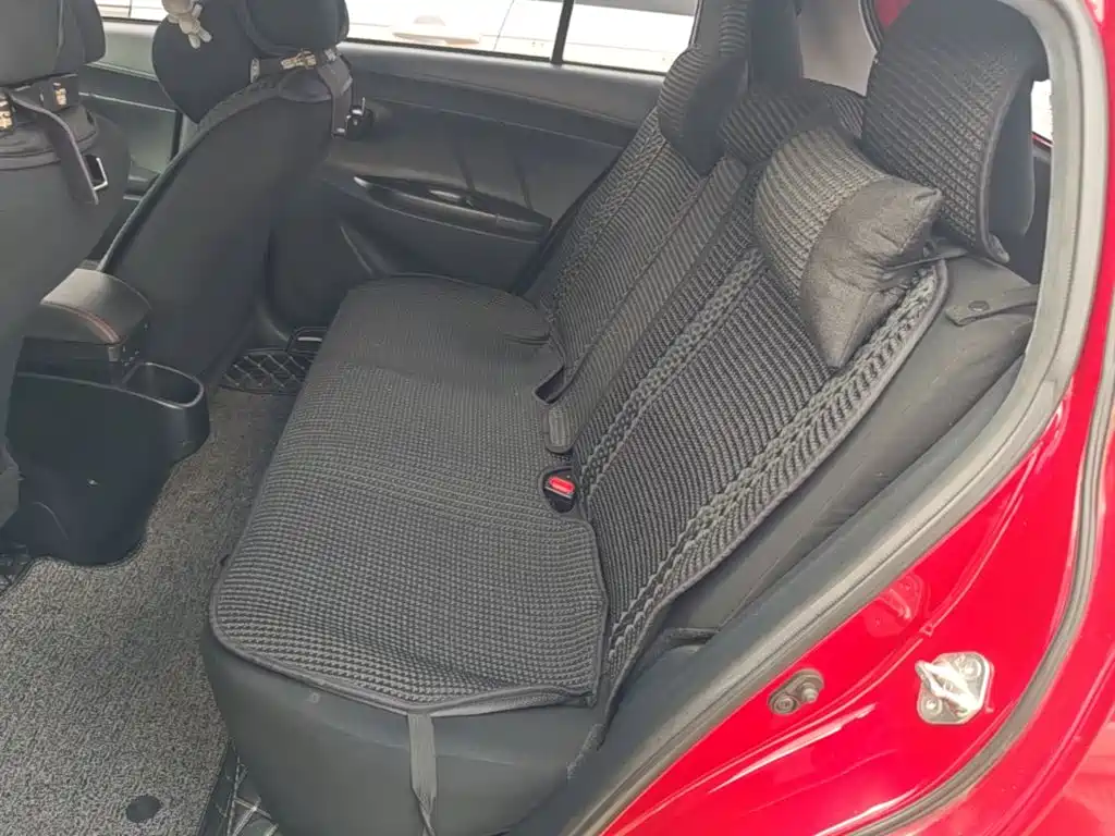 Toyota Yaris L — миниатюра 17
