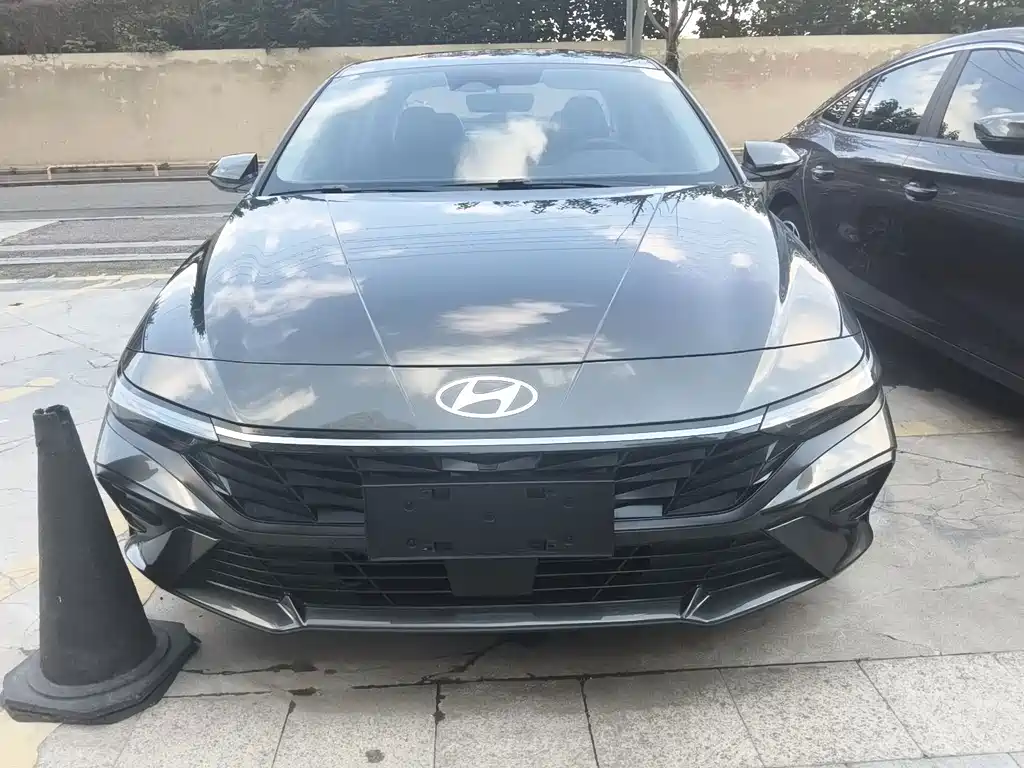 Hyundai Elantra — миниатюра 2