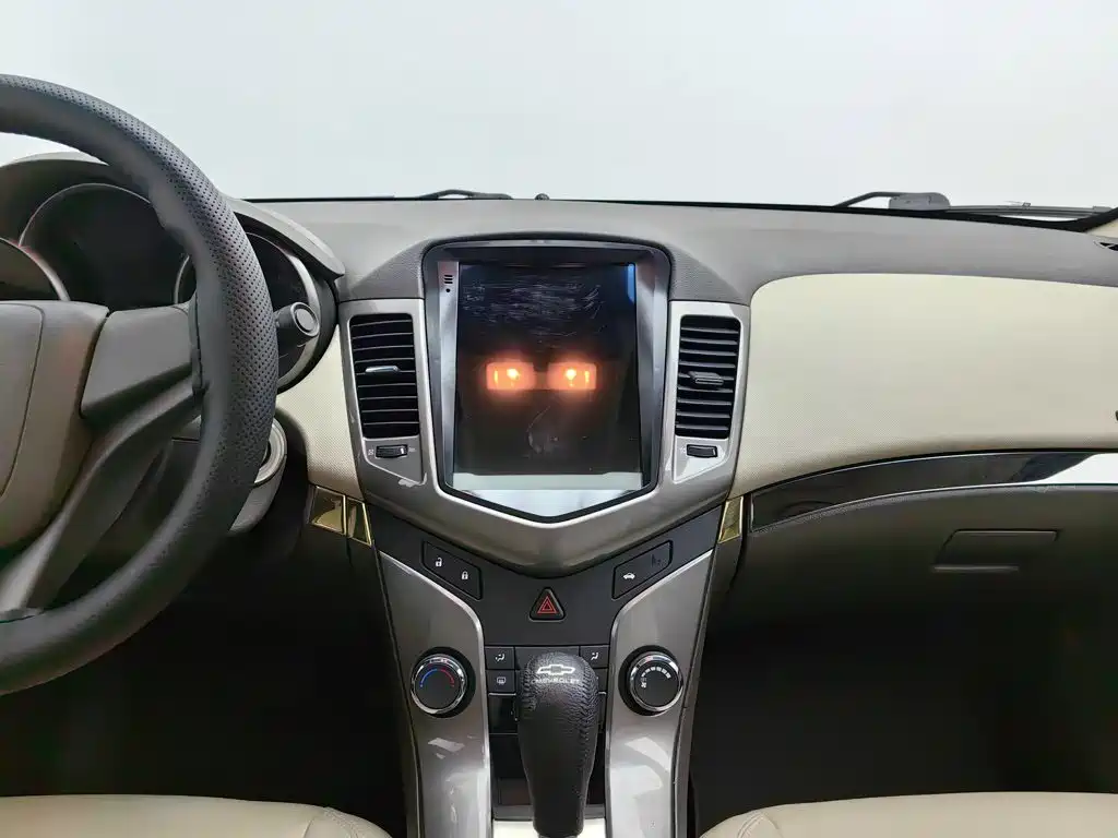 Chevrolet Cruze — миниатюра 12