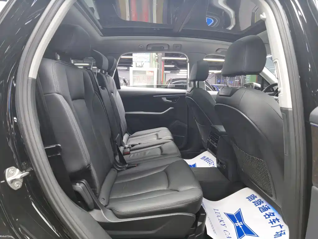 Audi Q7 2023 55 TFSI quattro S line Sport