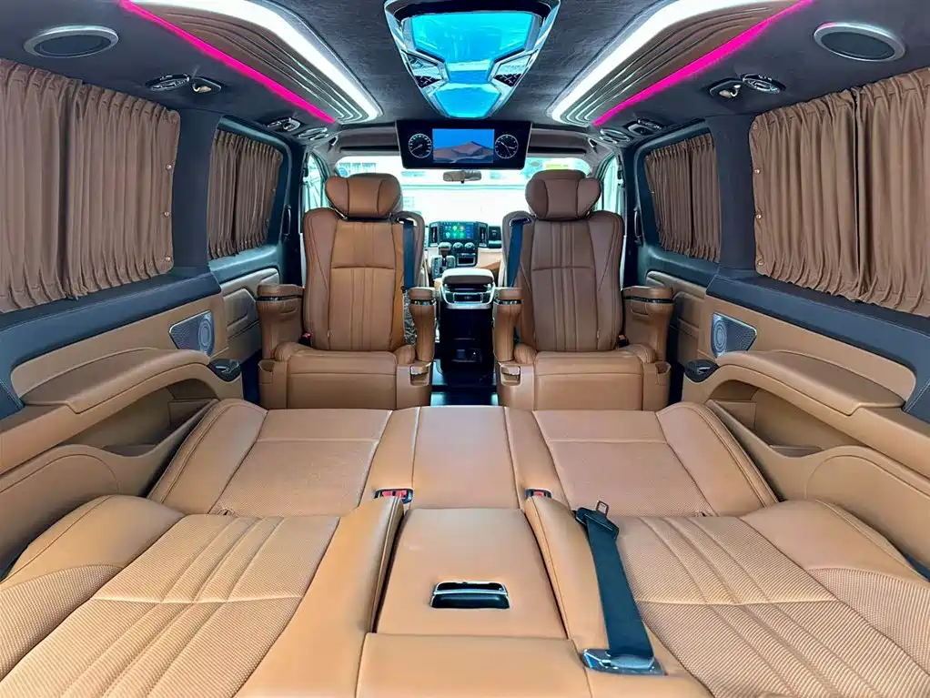 Toyota HiAce 2025 3.5L AT
