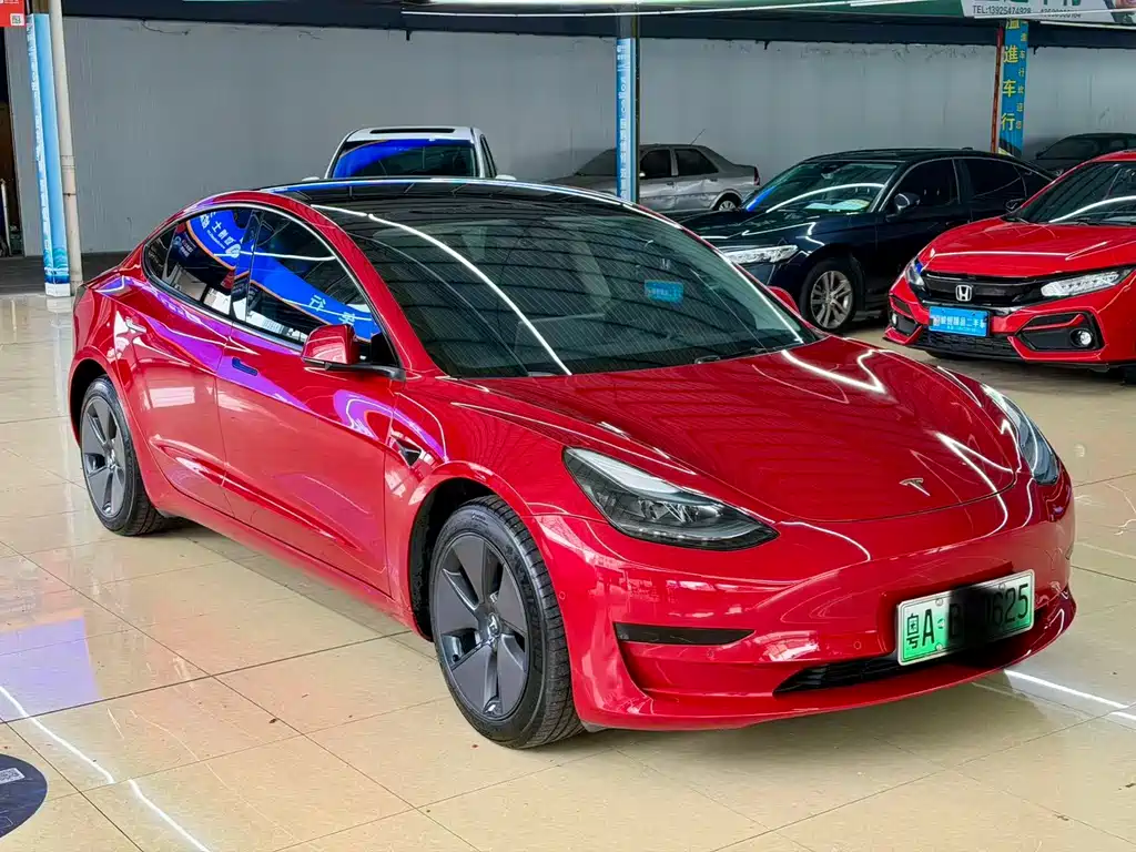 TESLA MODEL 3