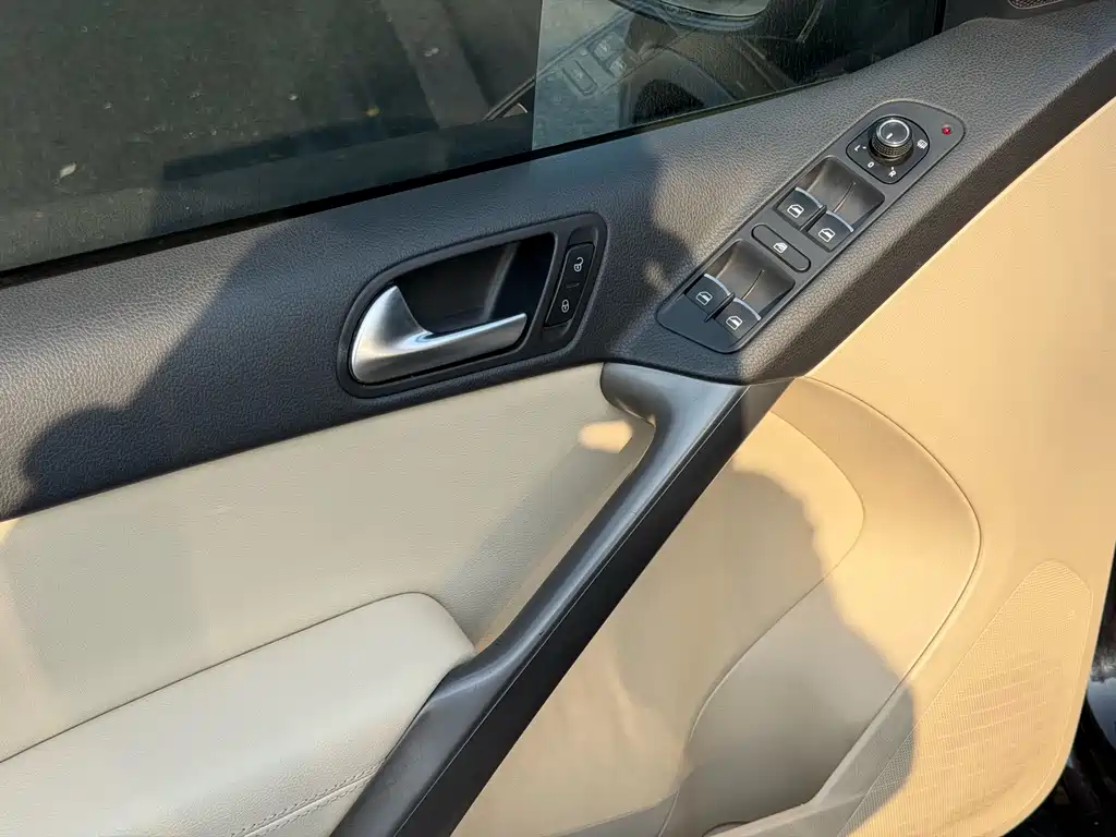 Volkswagen Tiguan — миниатюра 11