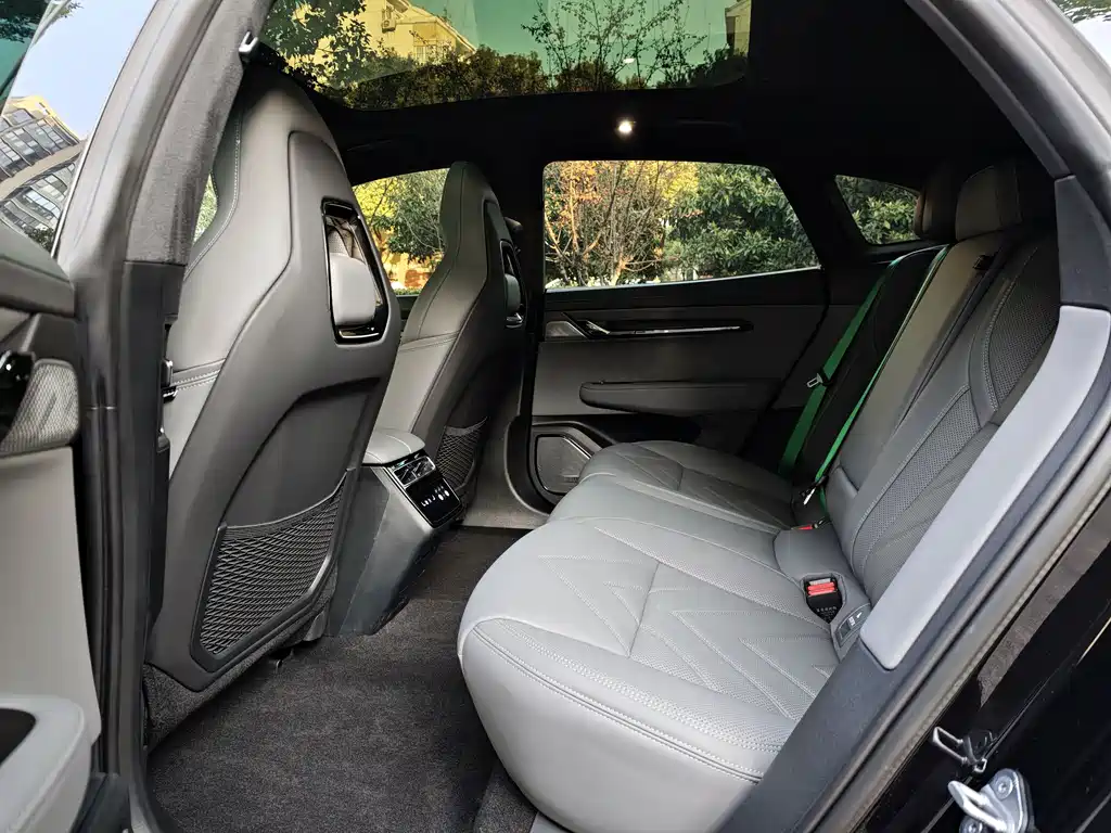 ZEEKR EXTREME KRYPTON 001