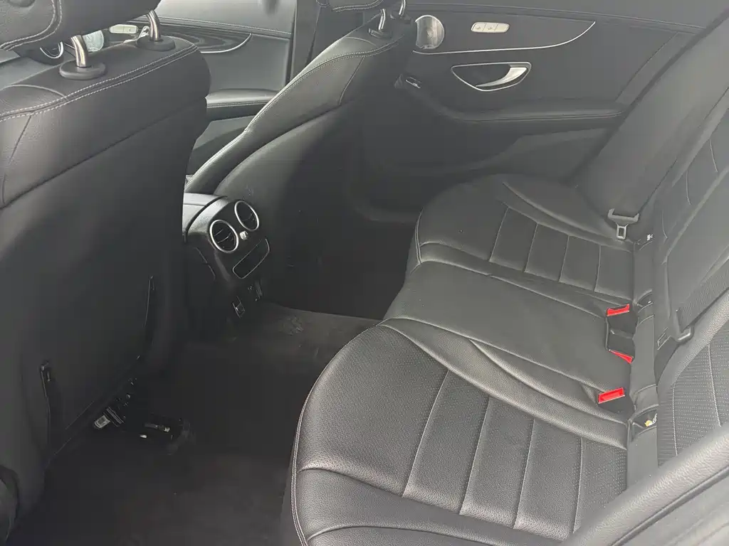 Mercedes-Benz C-Class — миниатюра 6