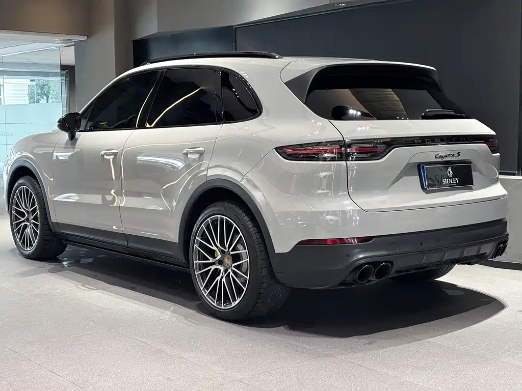 Porsche Cayenne — миниатюра 5