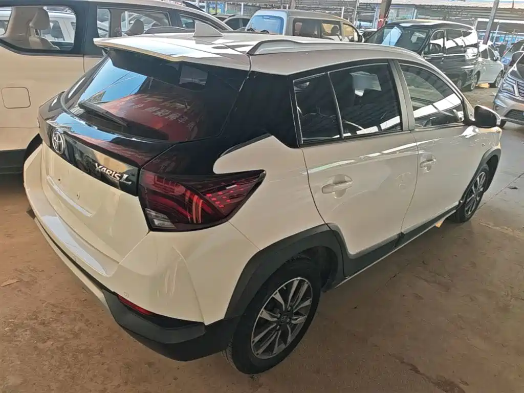 Toyota Yaris L — миниатюра 7