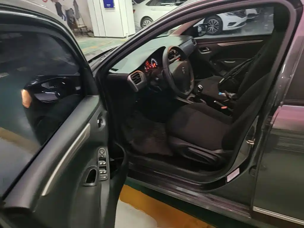 Citroen Elysee — миниатюра 16