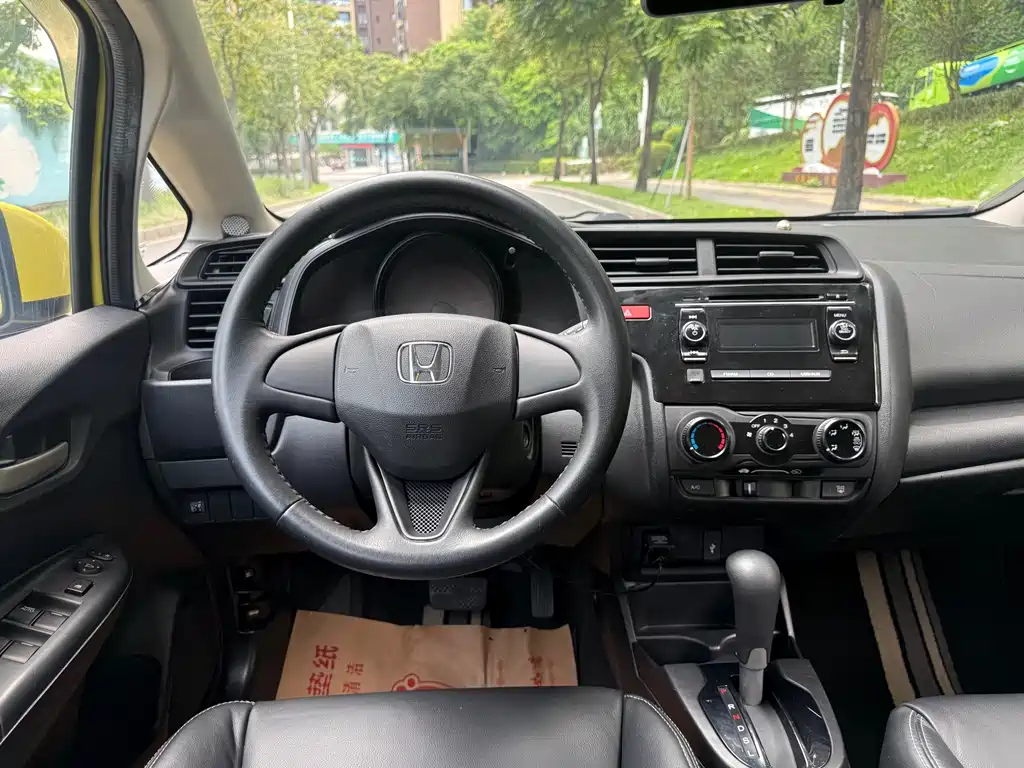 Honda Fit — миниатюра 9