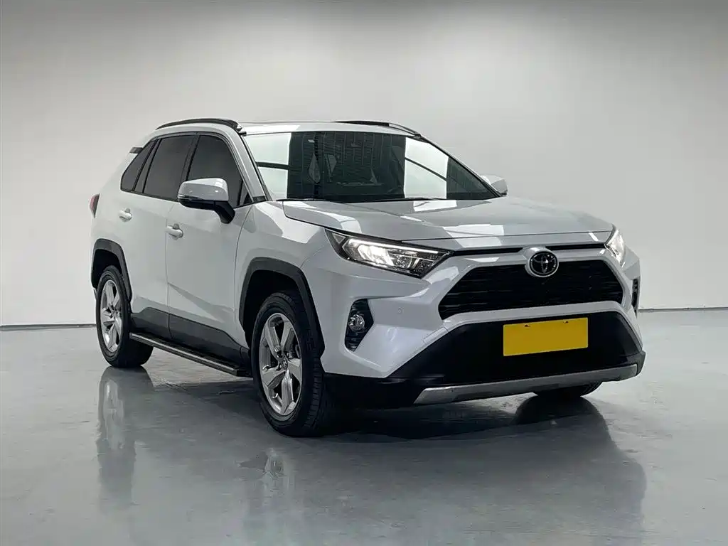Toyota RAV4 2021 2.0L CVT PLUS