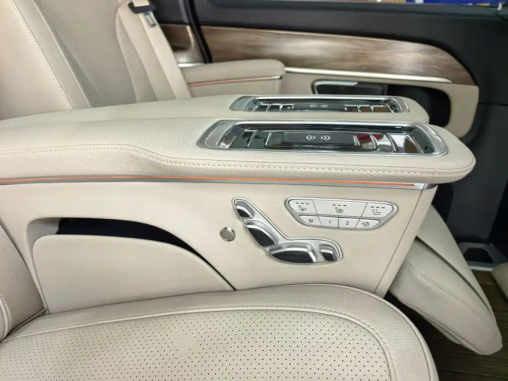 MERCEDES-BENZ V CLASS