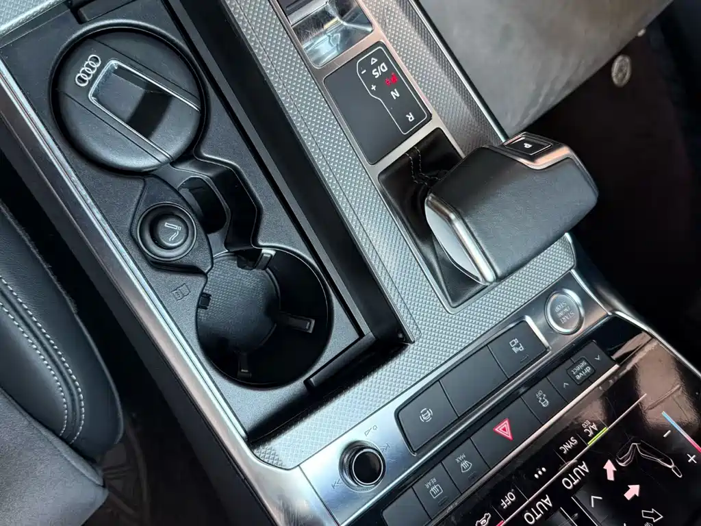 Audi A6L — миниатюра 5