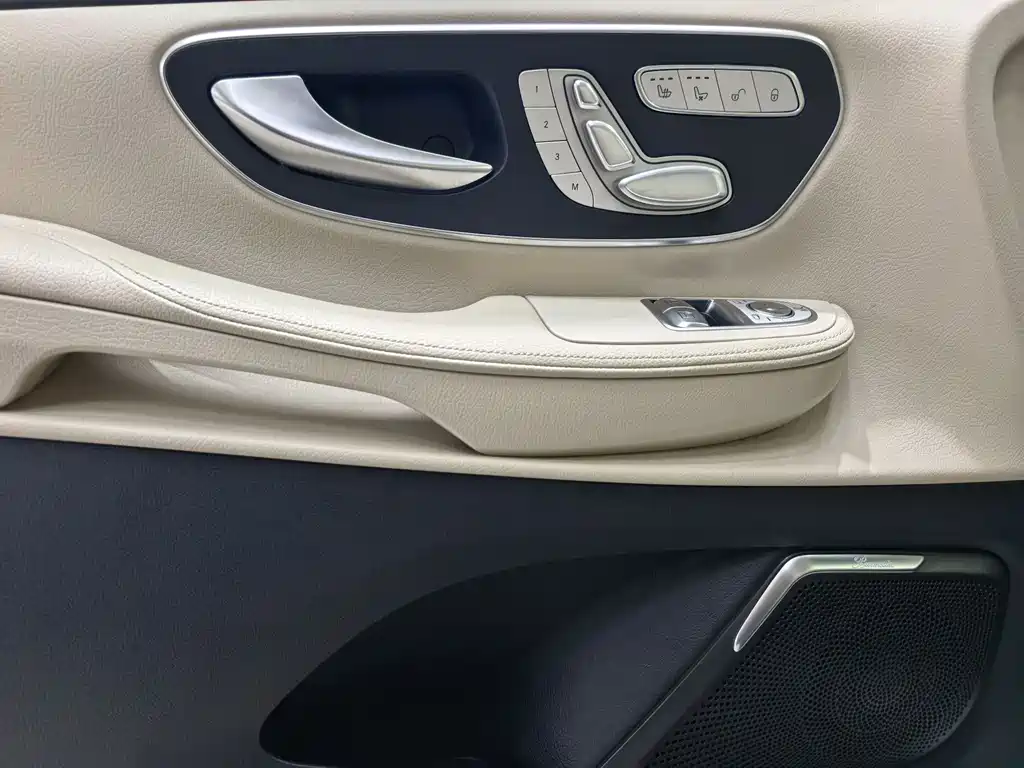 MERCEDES-BENZ V CLASS