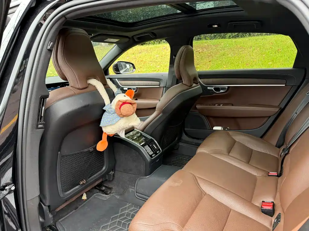 Volvo S90 — миниатюра 11
