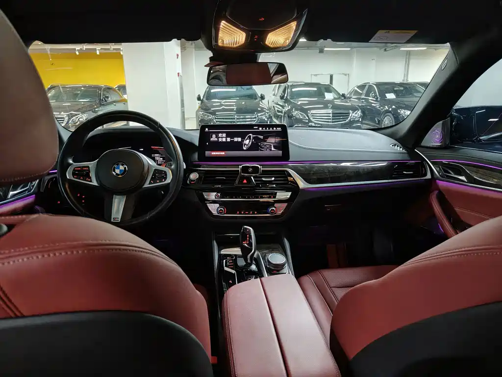 BMW 5 Series — миниатюра 8