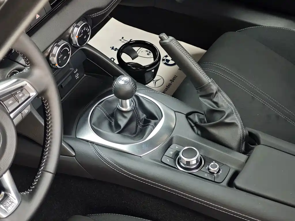 Mazda MX-5 — миниатюра 8