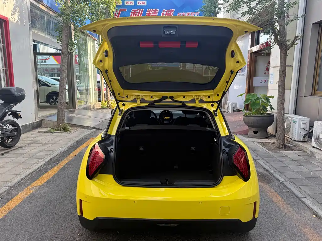 MINI MINI COOPER EV — миниатюра 7