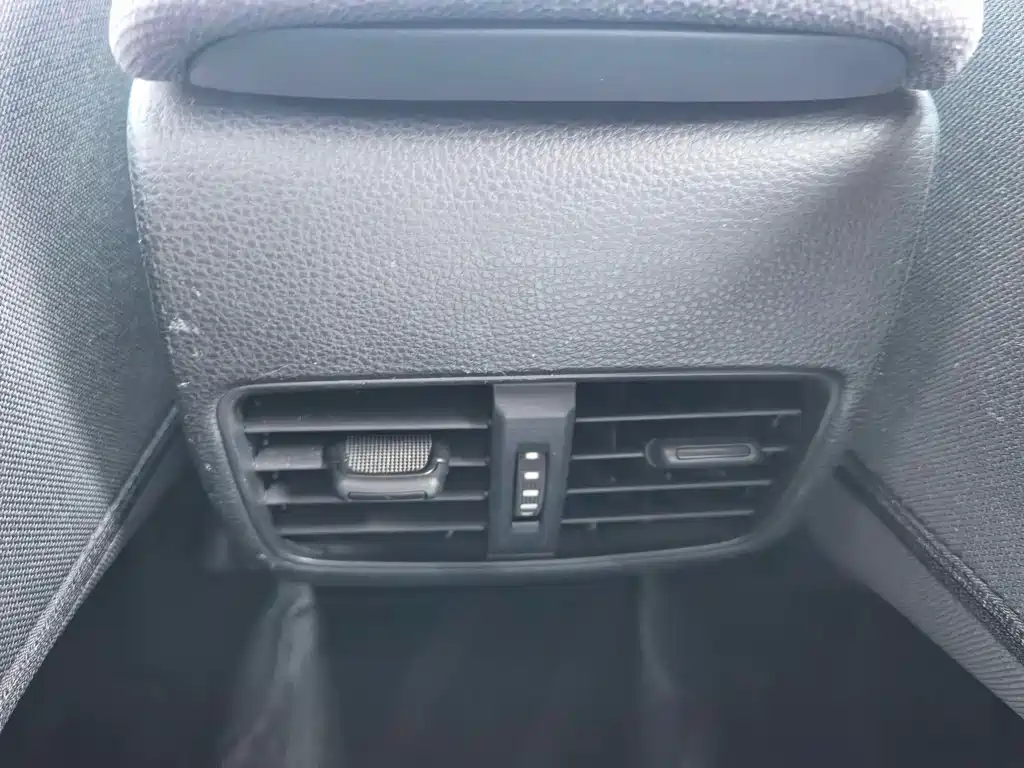 Toyota Corolla Cross — миниатюра 21