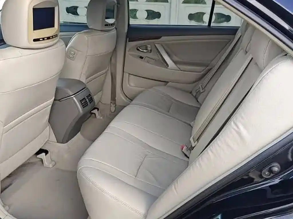 Toyota Camry — миниатюра 6