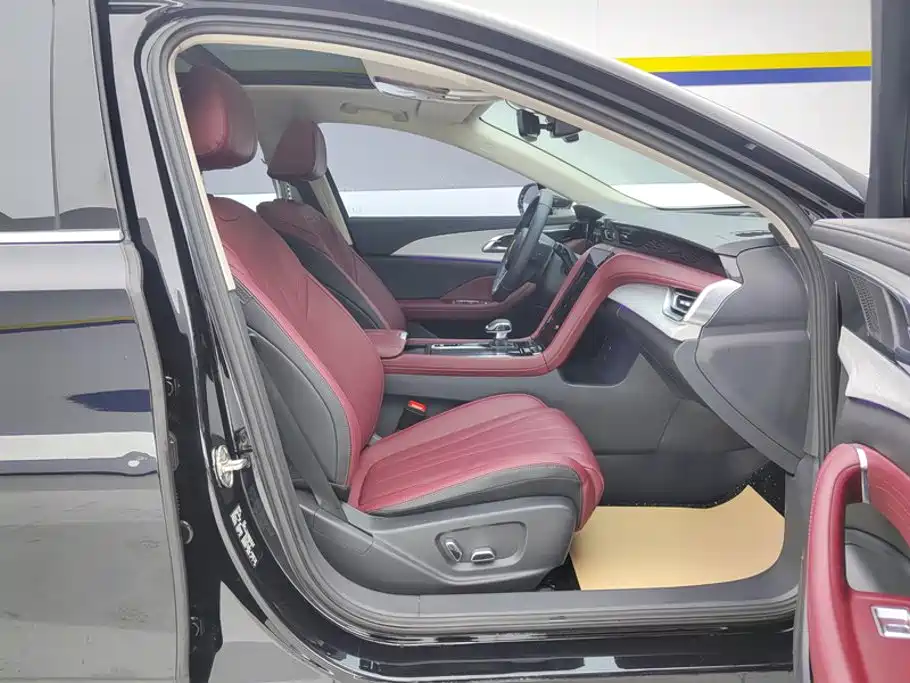 Hongqi Hongqi H5 — миниатюра 8
