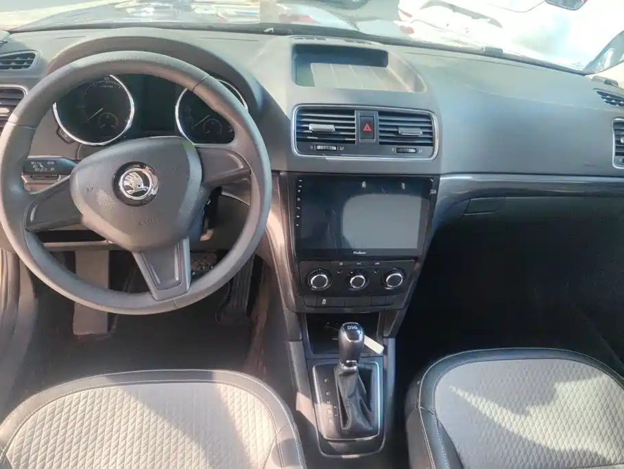 Skoda Yeti — миниатюра 12