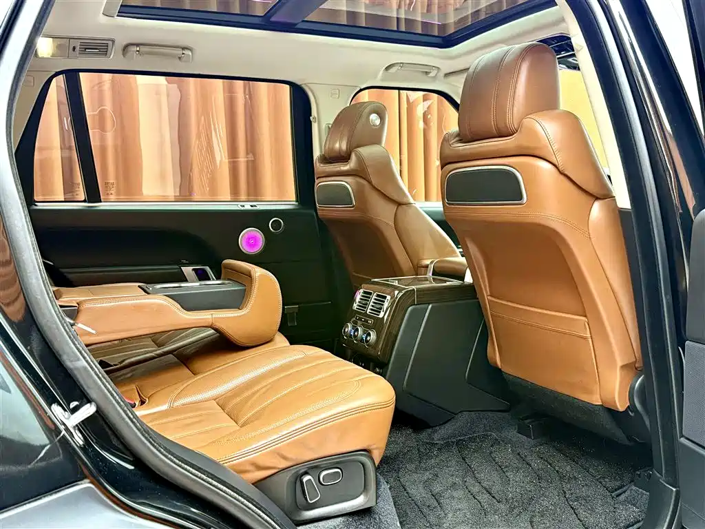 Land Rover Range Rover — миниатюра 8