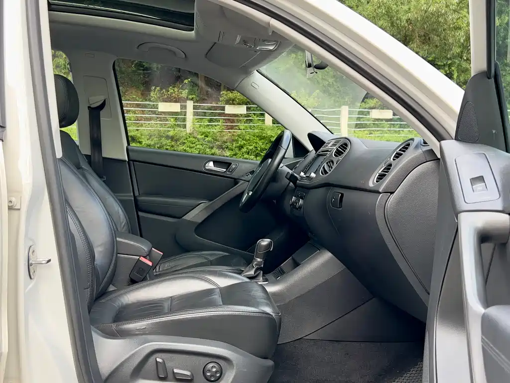 Volkswagen Tiguan 2012 1.8TSI AT