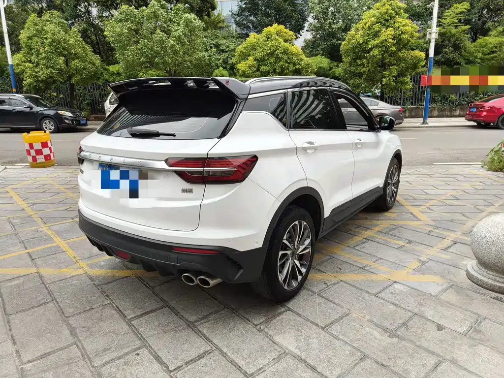 Geely Binyue — миниатюра 12