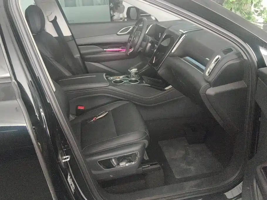 Hongqi Hongqi HS3 PHEV — миниатюра 8