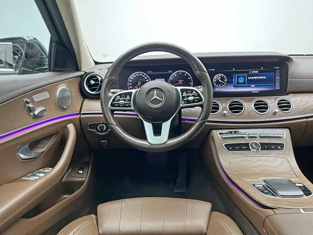 Mercedes-Benz E-Class — миниатюра 18