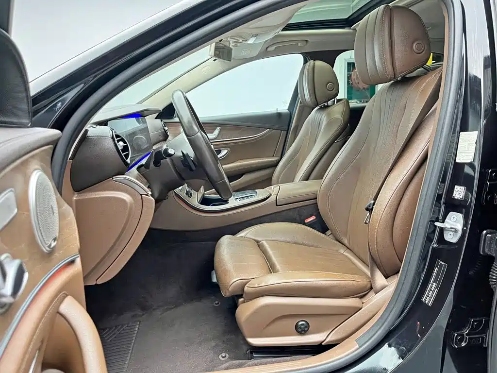 Mercedes-Benz E-Class — миниатюра 14
